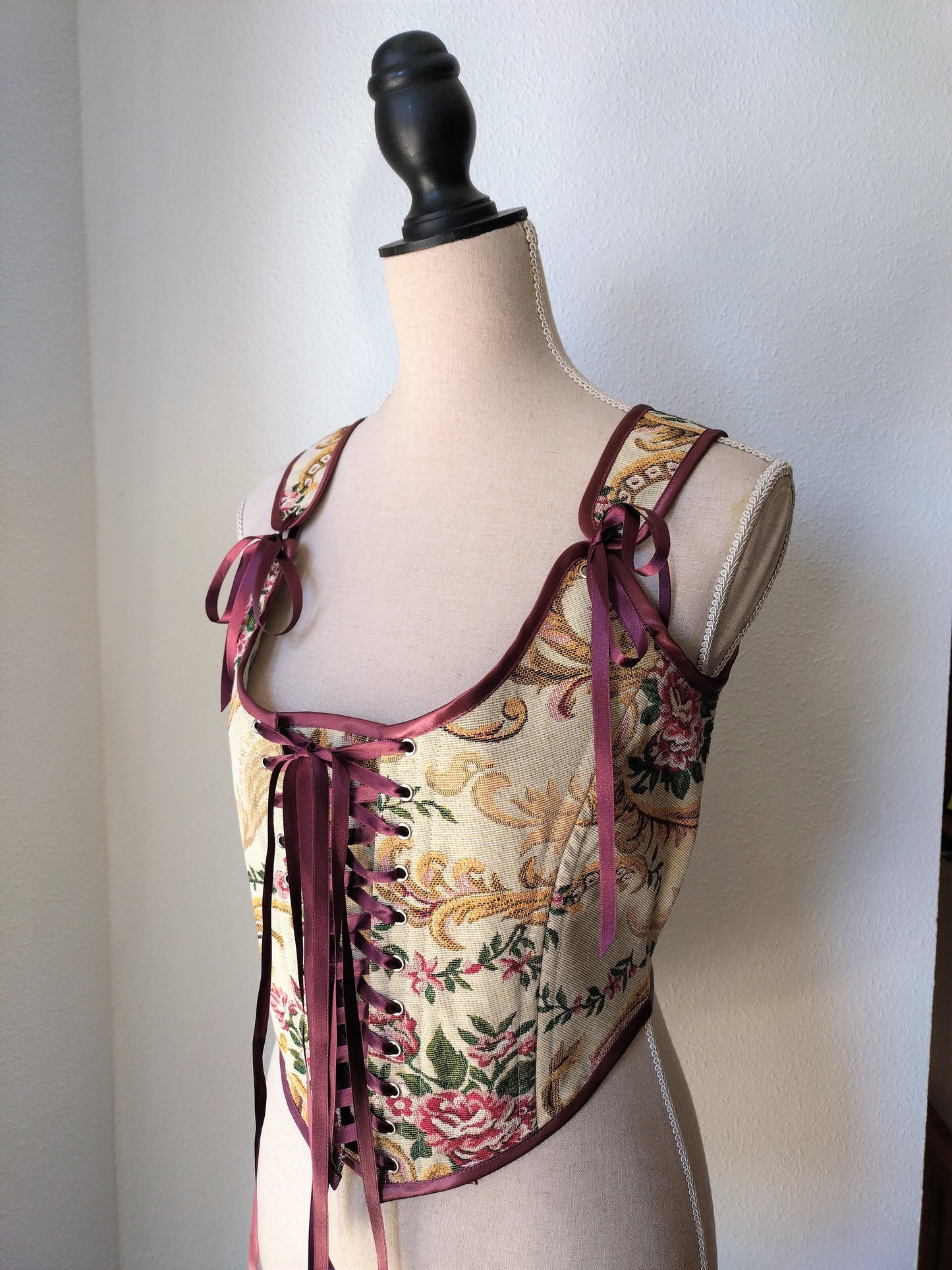 Tapestry corset stays