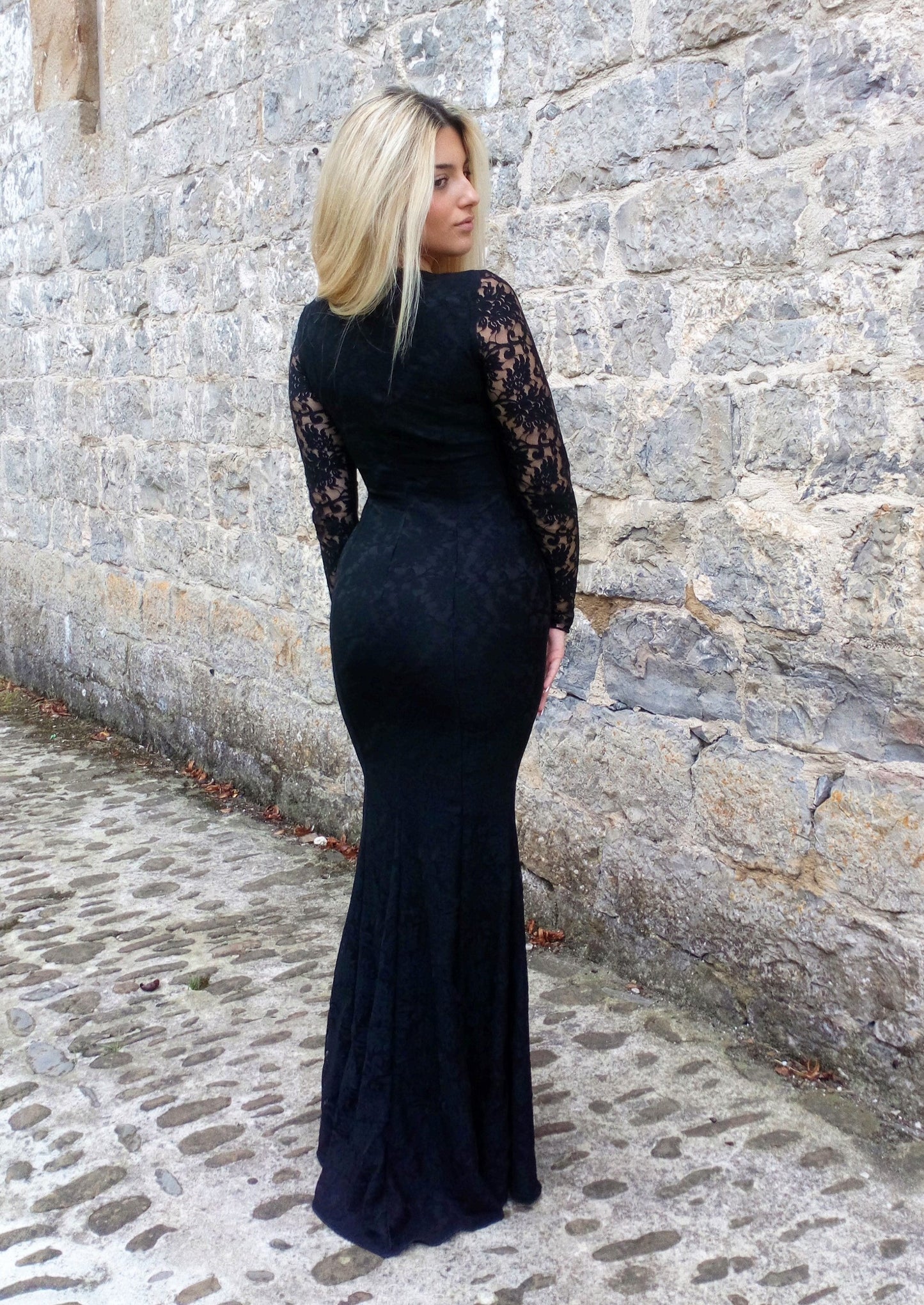 Witchy maxi dress in black lace