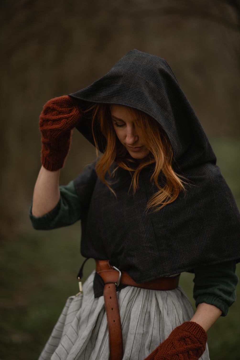 Hooded capelet